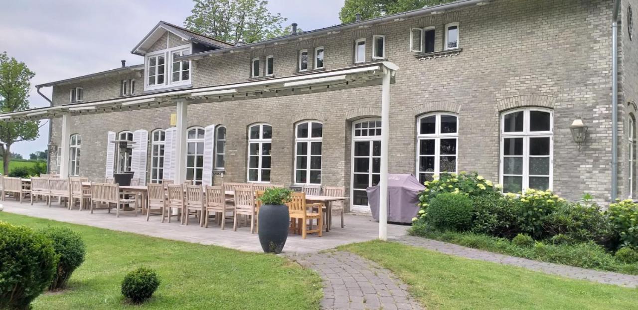 Herrenhaus Gut Neuruppersdorf Timmendorfer Strand Exterior foto